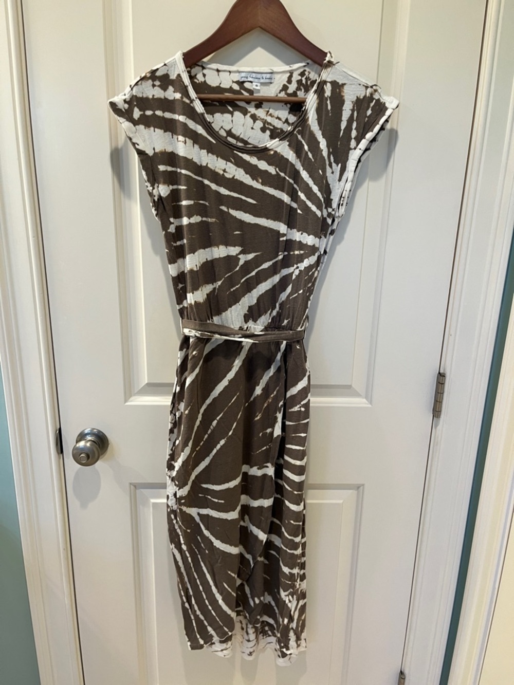 Young Fabulous & Broke Brown and White Tie-Dye Midi Dress with Belt